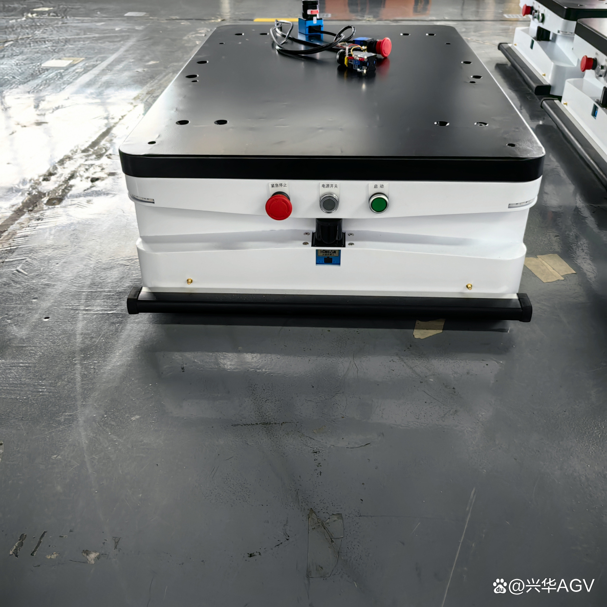 視覺導航agv小車值不值得買?它到底是高科技神器,還是雞肋?